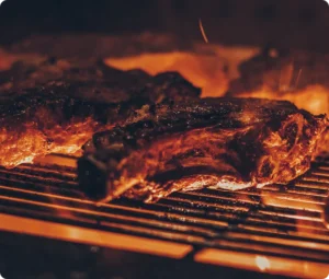 Parrilla con carne a la brasa