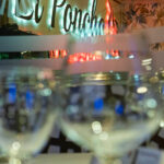 Copas sobre una mesa en el restaurante El Poncho en Maspalomas